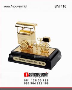 souvenir miniatur gerobak sari roti sales marketing convention 2019