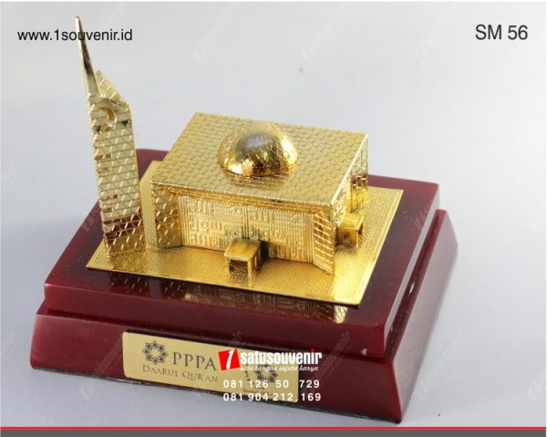 Souvenir Miniatur Masjid Daarul Qur'an